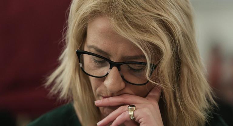 Twitter «χτυπά» Δούρου για τη φωτό με τη Μερκούρη