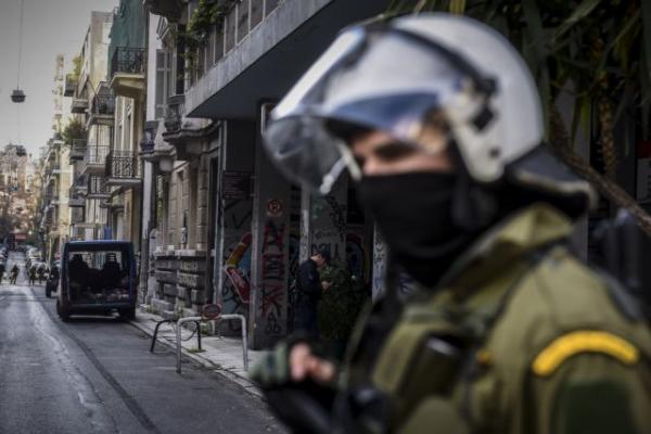 Δύο συλλήψεις μετά από συμπλοκή στην πλατεία Εξαρχείων