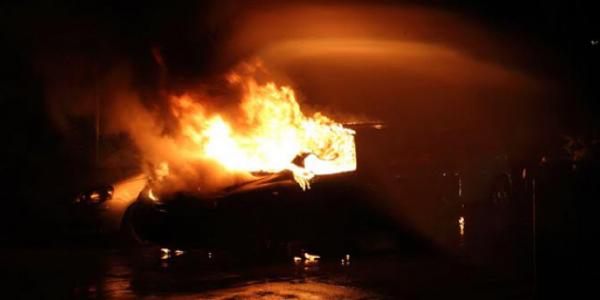 Ζημιές σε 4 οχήματα από εμπρηστική επίθεση στο Νέο Ηράκλειο