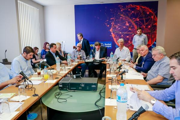 Παραμένει στη Basket League το Λαύριο