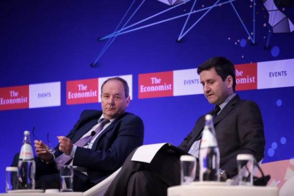 Φάιλμπριφ (EWG): Πιθανή σε δεύτερο, όμως, χρόνο η συζήτηση για χαμηλότερα πλεονάσματα