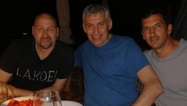 Ιερά «τέρατα»: Φασούλας και Ράτζα μαζί σε μαγαζί της παραλιακής