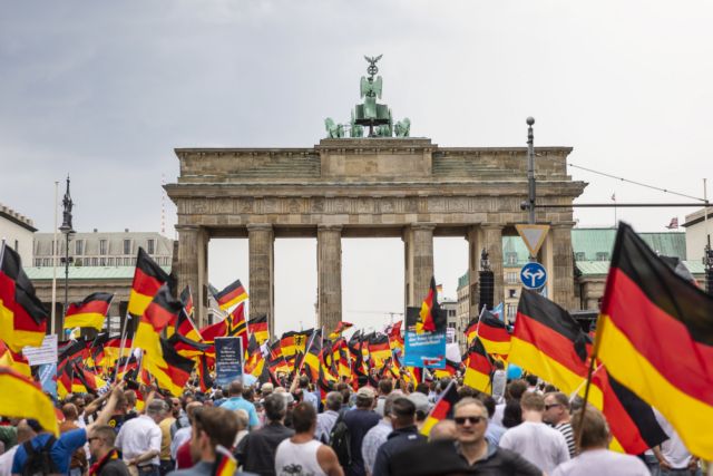 Γερμανία: Ρατσιστική επίθεση με πυροβολισμούς κοντά στη Φρανκφούρτη