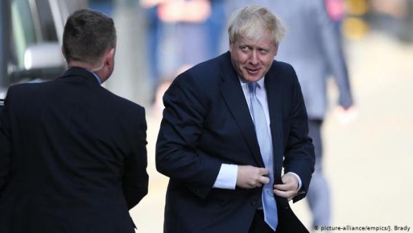 Προειδοποίηση βρετανών βιομηχάνων για σκληρό Brexit