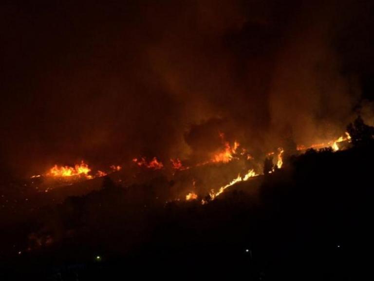 Σε συναγερμό η πυροσβεστική στην Εύβοια – Τρεις πυρκαγιές μέσα σε λίγη ώρα