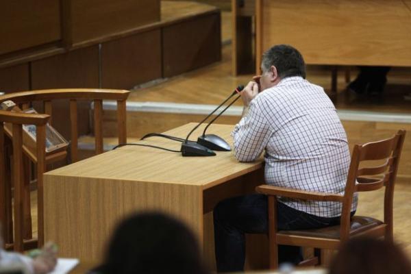 Editorial Ta Nea: Criminal gang