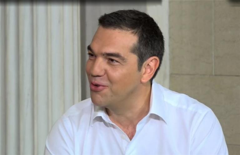 Οργή στο twitter για τα γέλια Τσίπρα όταν μιλούσε για τους νεκρούς πιλότους