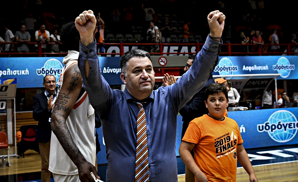 Basket League : Î ÏÎ¿Ï€Î¿Î½Î·Ï„Î®Ï‚ Ï„Î·Ï‚ Ï‡ÏÎ¿Î½Î¹Î¬Ï‚ Î¿ ÎœÎ¬ÎºÎ·Ï‚ Î“Î¹Î±Ï„ÏÎ¬Ï‚ | in.gr