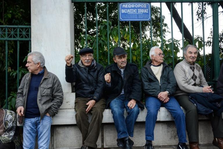 Νόμος Κατρούγκαλου: Επικουρικές συντάξεις ύψους… 33,91 ευρώ