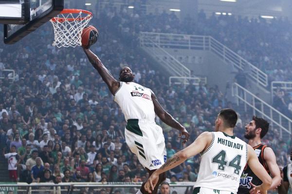 Έτοιμος να φορέσει ερυθρόλευκα ο Τζέιμς Γκιστ