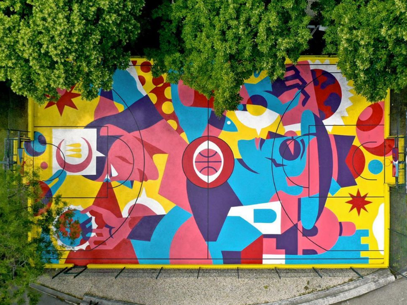 Η πιο πολύχρωμη «ισορροπία» σε ένα γήπεδο μπάσκετ