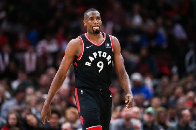 Στη Μύκονο ο πρωταθλητής του ΝΒΑ Ιμπάκα