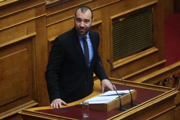 Διαλύεται η Χρυσή Αυγή: Παραιτήθηκε (και) ο Ηλιόπουλος