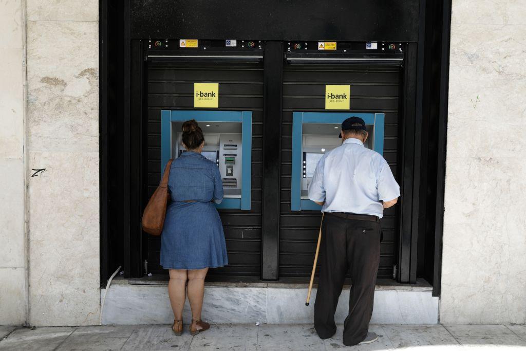 Βγαίνουν από την «καραντίνα» τα capital controls