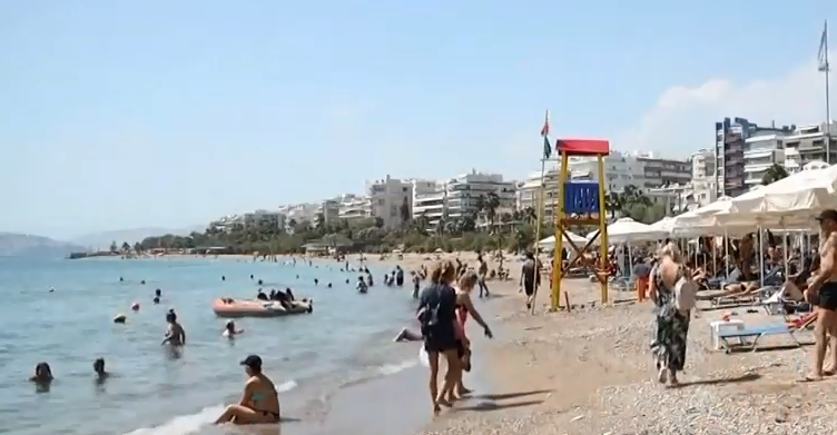 Ο καιρός τρελάθηκε: Καύσωνας με… βροχές