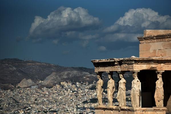 Με υψηλές θερμοκρασίες και βροχές στις κάλπες