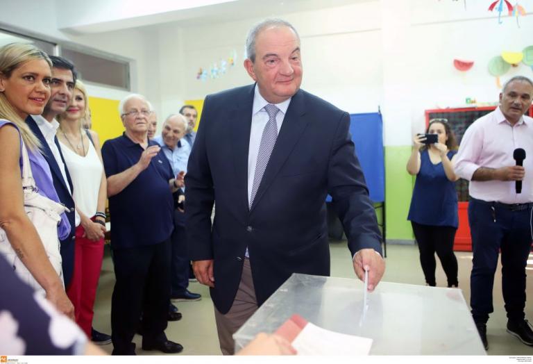 Ψήφισε στη Θεσσαλονίκη ο Κώστας Καραμανλής