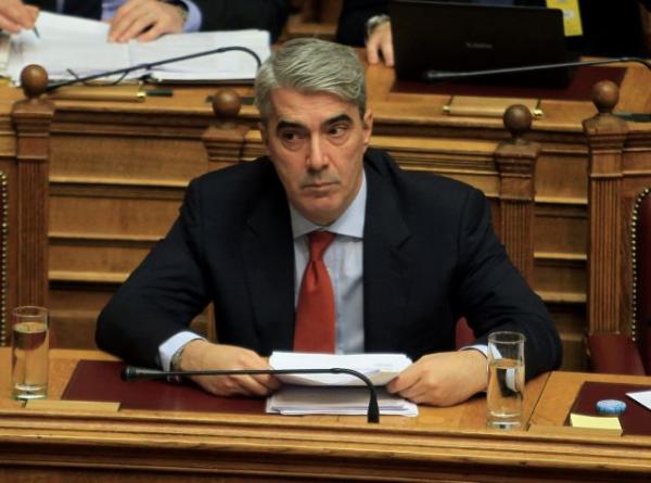 Με τον οκτώ μηνών γιο του ο Κεδίκογλου στην ορκωμοσία