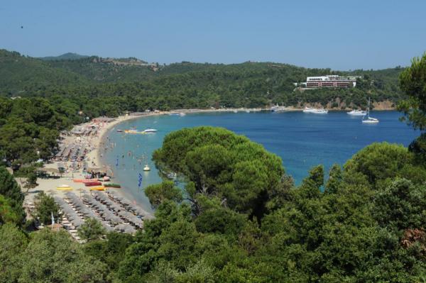 Σκιάθος: Για διακοπές στο νησί η πριγκίπισσα του Μαρόκου και ο διάδοχος του θρόνου