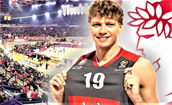 Ολυμπιακός : Καθυστέρηση στην άφιξη του Κουζμίνσκας