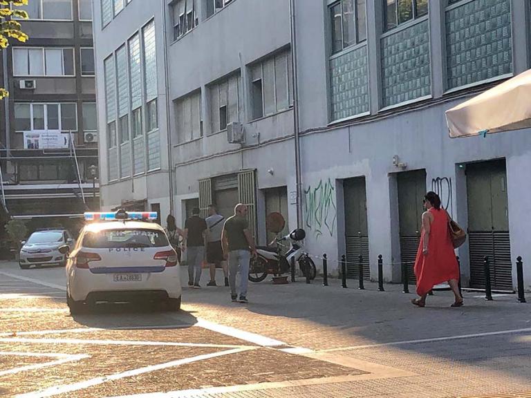 Ισχυρή έκρηξη στα δικαστήρια της Λάρισας [Εικόνες]