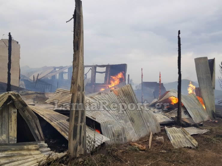 Φωτιά στη Δίβρη: Μέσα από τα σπίτια πέρασαν οι φλόγες - Ενισχύθηκαν οι δυνάμεις