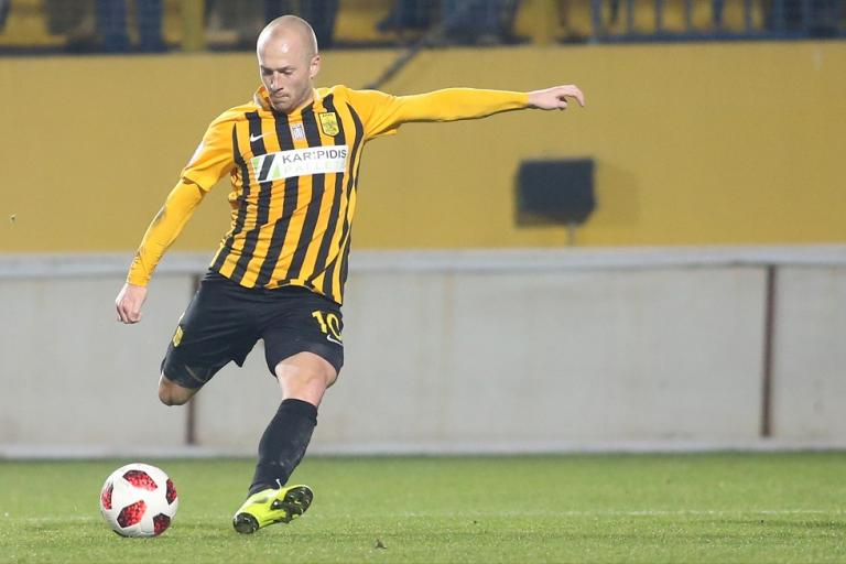 Γάνδη – Άρης : Αποχώρησε τραυματίας ο Λάρσον