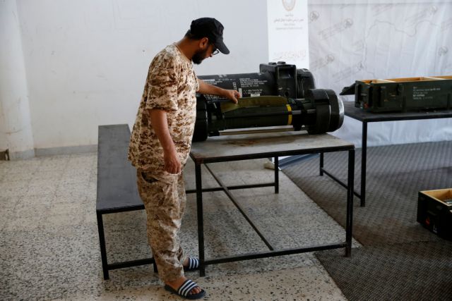 Λιβύη : Αμερικανικά όπλα στα χέρια του Χάφταρ - Ερευνα ζητά ο Μενέντεζ