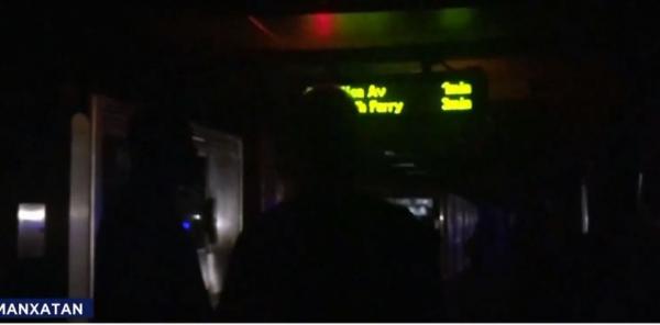 Απόλυτο χάος στο Μανχάταν από μπλακ άουτ