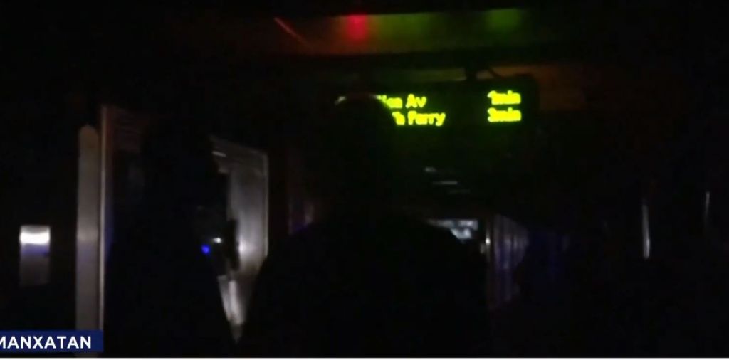 Απόλυτο χάος στο Μανχάταν από μπλακ άουτ