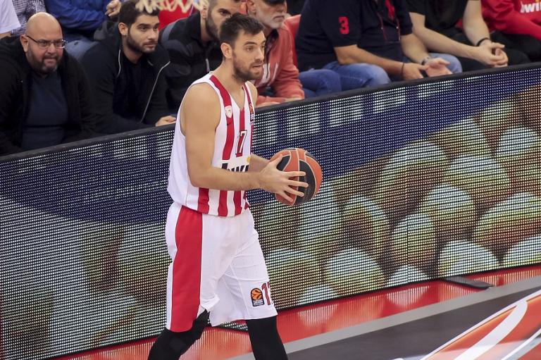 Μάντζαρης: «Στηρίζουμε τις αποφάσεις της διοίκησης του Ολυμπιακού»