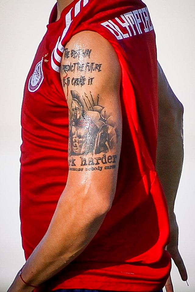Ποιος παίκτης του Ολυμπιακού «χτύπησε» εντυπωσιακό τατουάζ