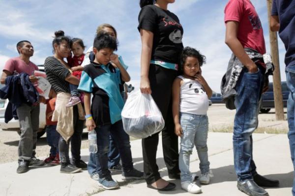 ΗΠΑ : Με προσχήματα συνεχίζουν να χωρίζουν γονείς μετανάστες από τα παιδιά τους