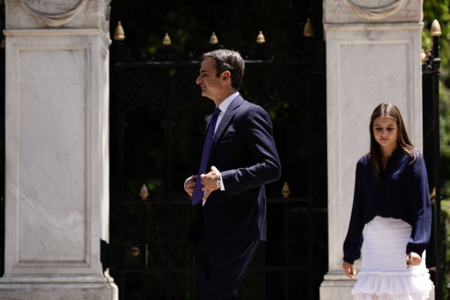 Πού… έμπλεξε ο Κυριάκος: Οι «γκρίζες» ζώνες και οι «καυτές πατάτες» για την κυβέρνηση