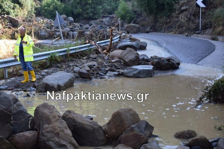 Ναύπακτος: Κατολισθήσεις και μεγάλες καταστροφές από την κακοκαιρία