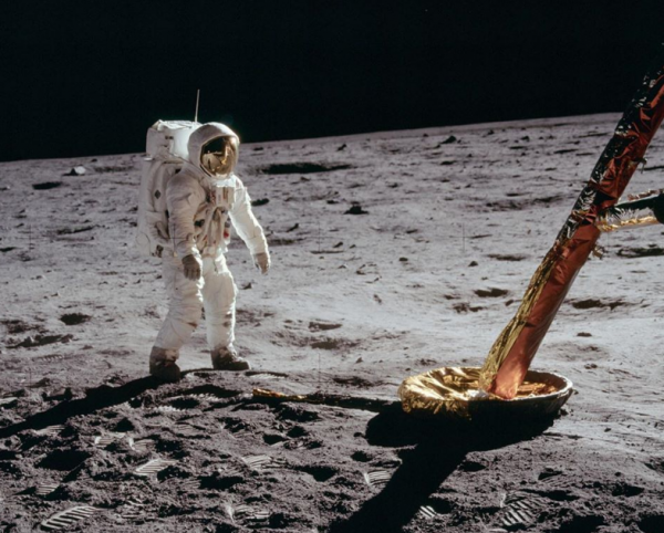 Επιστροφή στο μέλλον της NASA μέσα από ένα φωτογραφικό άλμπουμ