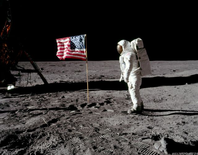 Η NASA γιορτάζει την αποστολή Apollo 11