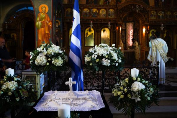 Ενας χρόνος από την τραγωδία στο Μάτι – Το μνημόσυνο για τα 102 θύματα [Εικόνες]
