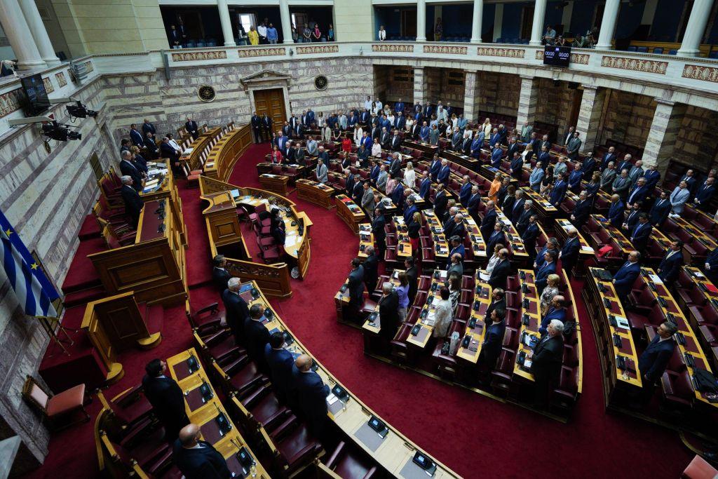Κοινοβουλευτικός «πυρετός» για την ψήφιση τριών νομοσχεδίων