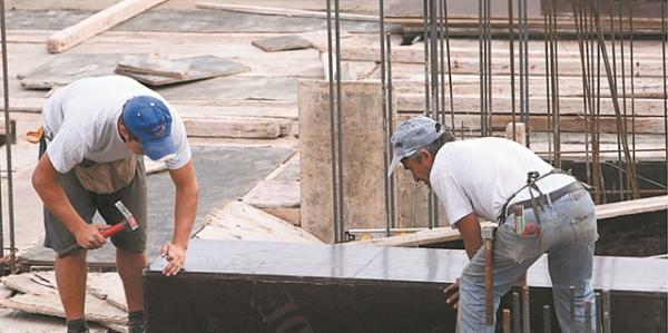 Ελαφρύνσεις €6 δισ. σε εισόδημα, ακίνητα, επιχειρήσεις