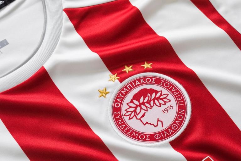 Προανήγγειλε τη νέα φανέλα του ο Ολυμπιακός