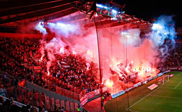 Υπόκλιση στον κόσμο του Ολυμπιακού από δημοσιογράφο του BBC