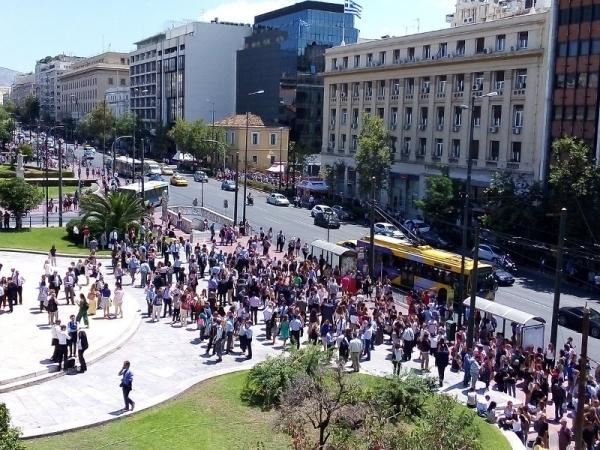 Σεισμός: Πανικός και προβλήματα από την ισχυρή δόνηση