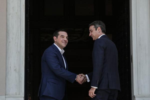 Ο Μητσοτάκης νέος ένοικος του Μεγάρου Μαξίμου – Αποχώρησε ο Τσίπρας έπειτα από 4,5 χρόνια