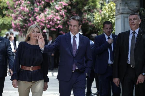 Νέα κυβέρνηση: Τα πρώτα ραντεβού Μητσοτάκη, το ταξίδι και οι «καυτές πατάτες»