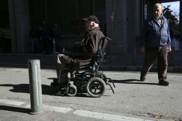 Συνήγορος του Πολίτη: Γολγοθάς η καθημερινότητα των ατόμων με αναπηρία στην Ελλάδα