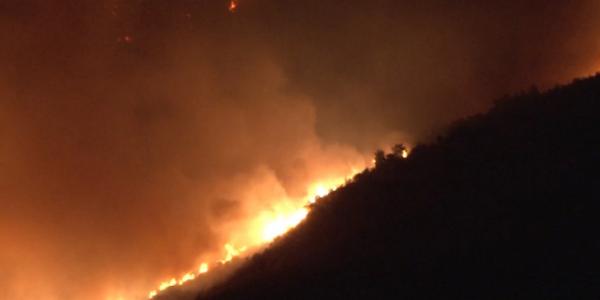 Υποπτες πυρκαγιές ξέσπασαν σε Ασπρόπυργο και Ελευσίνα