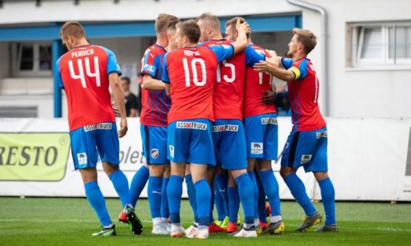 Ο Μαρτίνς τσέκαρε την Πλζεν στη νικηφόρα πρεμιέρα της