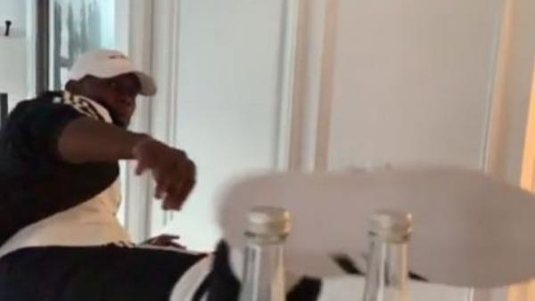 Bottle Cap Challennge : Πογκμπά – Ζλάταν 2-1 με μία… κλωτσιά