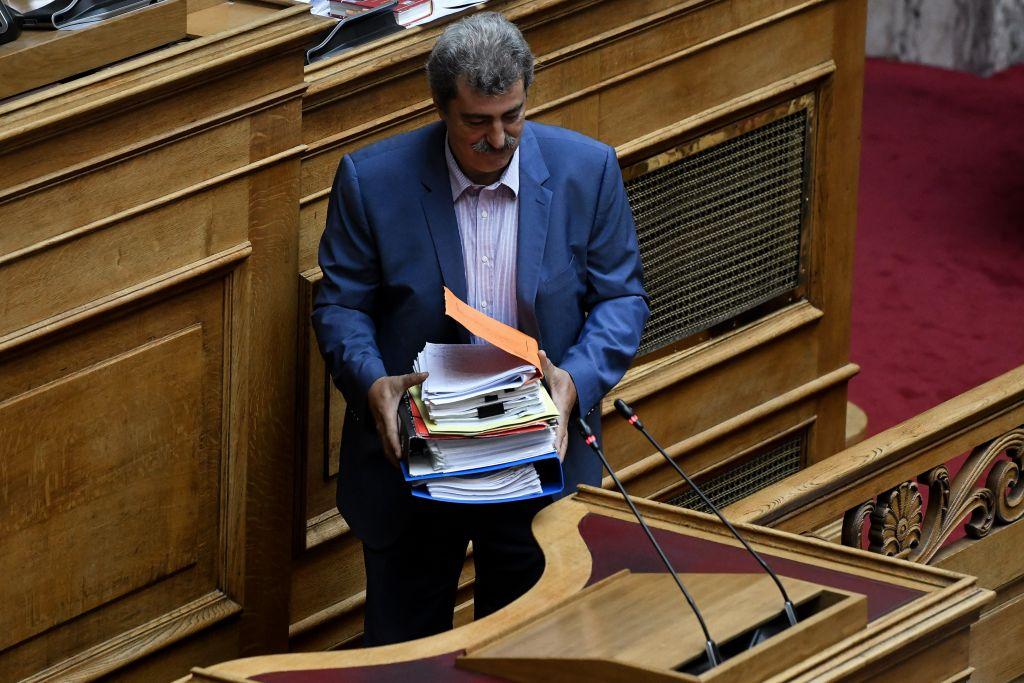 Παραληρηματικό σόου Πολάκη στη Βουλή –  Άτακτη φυγή ΣΥΡΙΖΑ από τη διαδικασία για την άρση ασυλίας